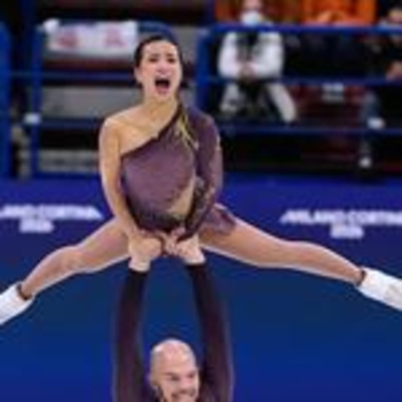 German Skaters Lead Olympics After Clean Performance - Image 5