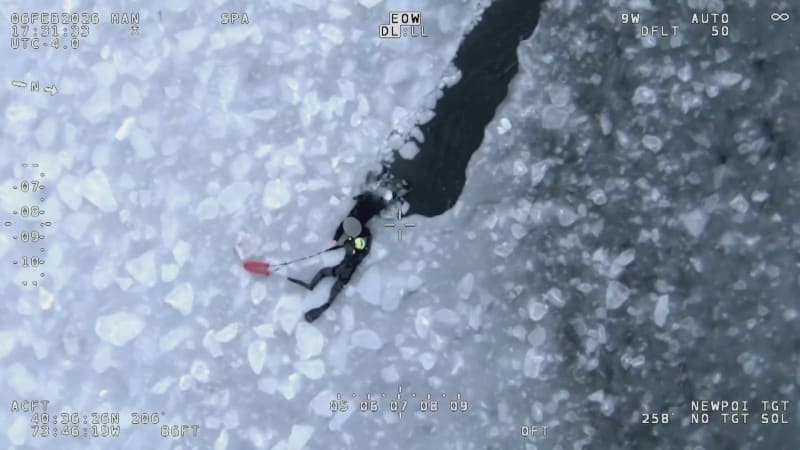 NYPD Helicopter Saves 3 From Icy Queens Water - Image 2
