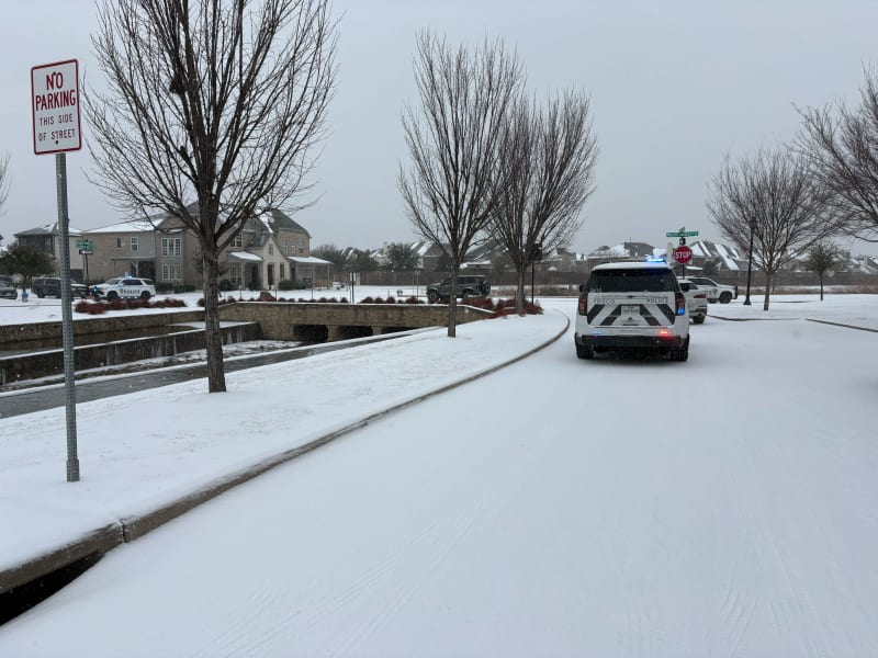 Store Manager Saves Woman Freezing Outside Texas Shop - Image 4