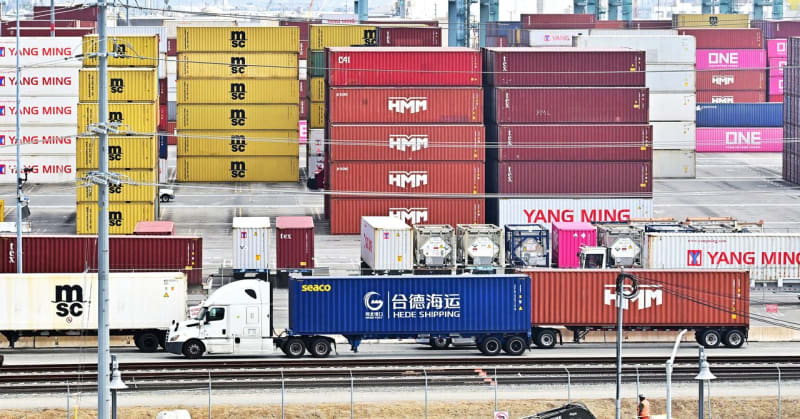 Supreme Court Strikes Down Trump Tariffs, $175B in Refunds