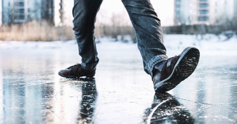 Physics Teacher Shows How to Escape Giant Ice Bowl
