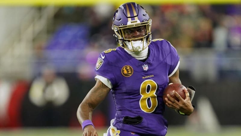 Lamar Jackson Defies Injury, Declares Himself Ready for Playoff-Defining Steelers Showdown