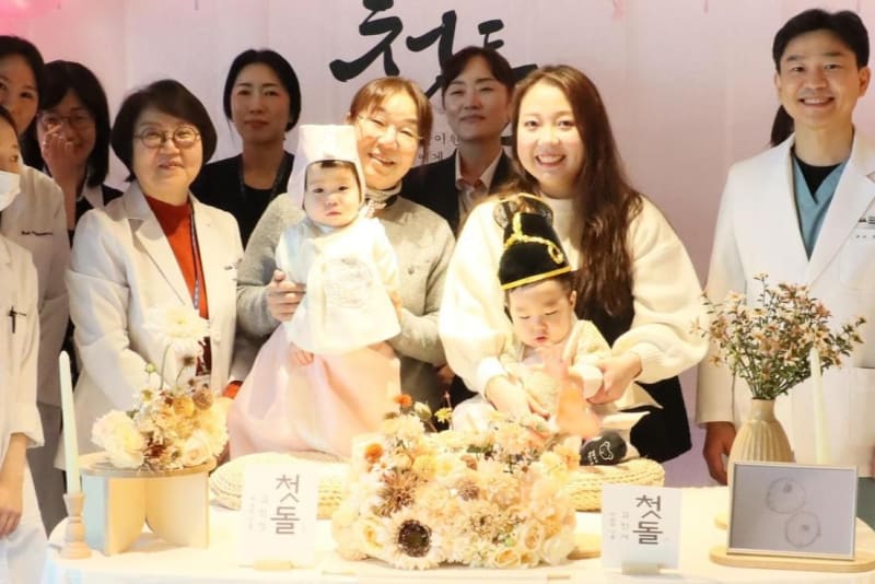 Mom Beats Stage 4 Cancer, Celebrates Twins' First Birthday