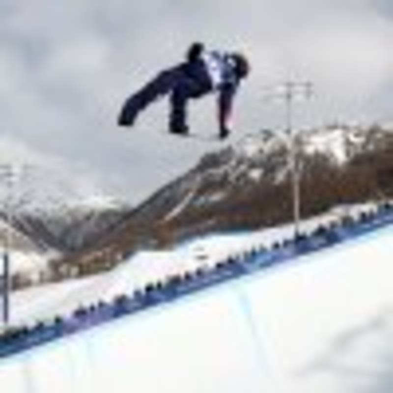 17-Year-Old Protégé Beats Mentor Chloe Kim for Olympic Gold - Image 3