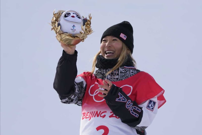 Chloe Kim Chases Olympic History With Torn Shoulder - Image 5