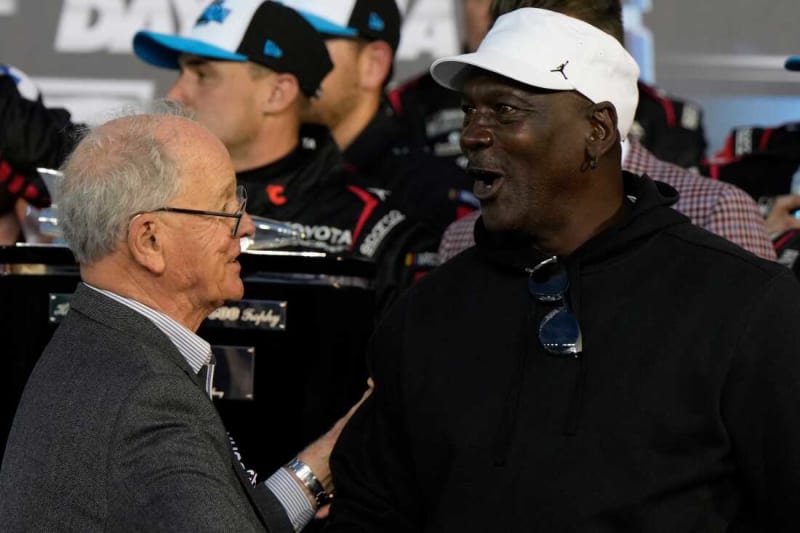 Michael Jordan Wins Daytona 500 as Team Owner at Age 63 - Image 2