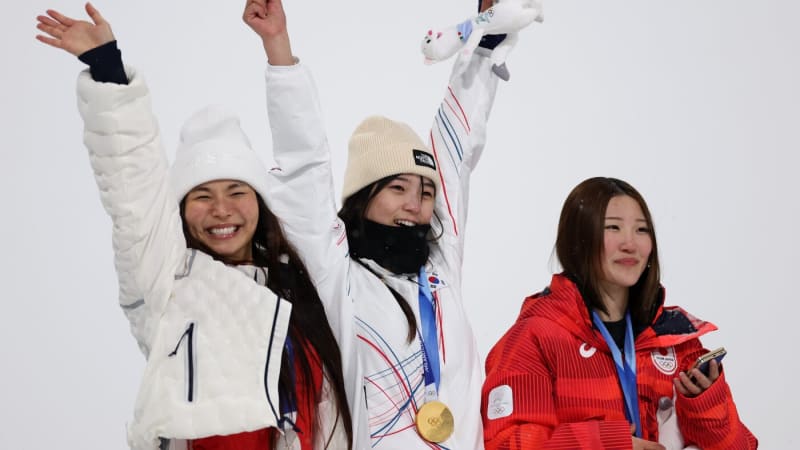 17-Year-Old Protégé Beats Mentor Chloe Kim for Olympic Gold