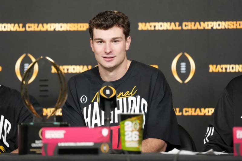 Indiana QB Celebrates Title Win With Mom Battling MS - Image 4