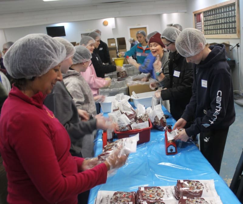 Volunteers Pack 10,000 Meals in One Maine Morning - Image 3