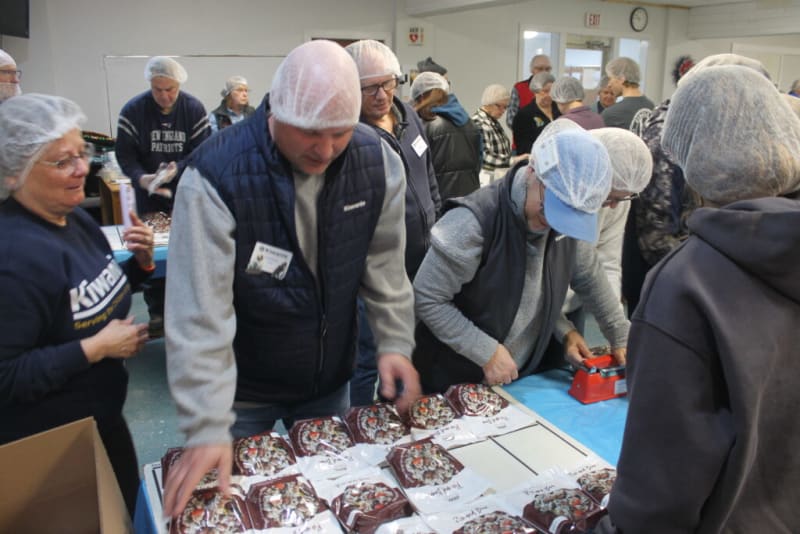 Volunteers Pack 10,000 Meals in One Maine Morning - Image 4
