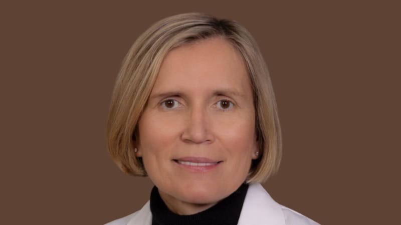 High School White Coat Ceremony Honors Future Doctors - Image 2