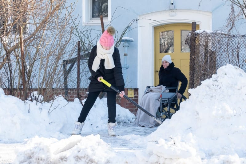 Neighbors Turn Snow Shoveling Into Street-Wide Kindness Game - Image 3