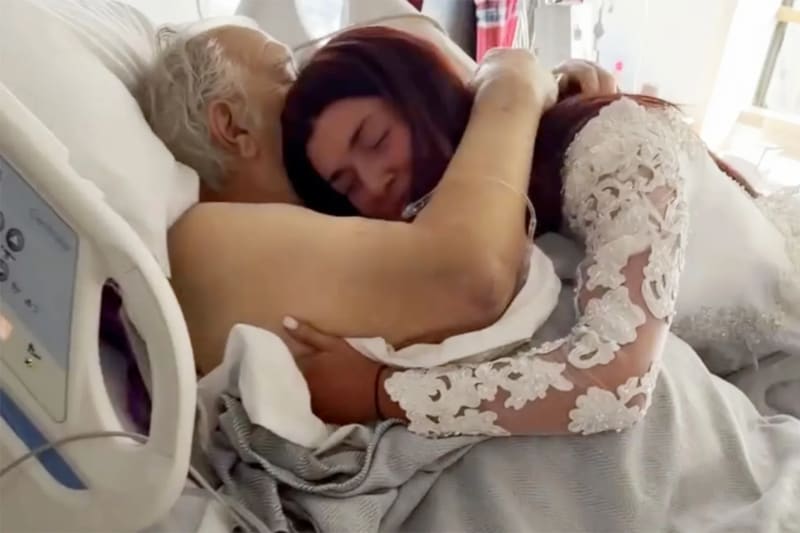 Bride Wears Mom's Dress to Hospital for Dying Grandpa - Image 2