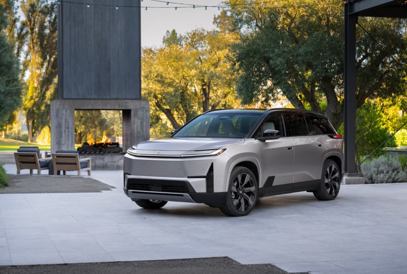 Toyota Highlander Goes Electric with 320-Mile Range - Image 2