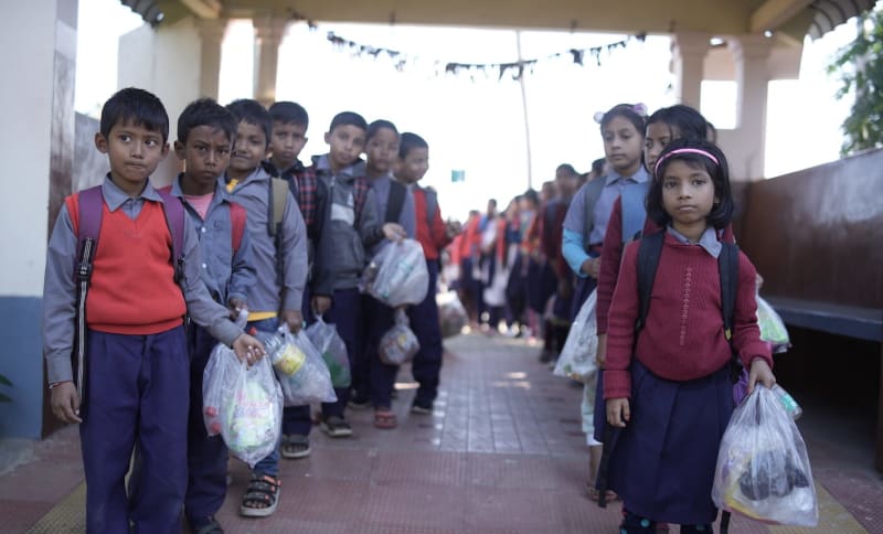 India School Takes Plastic Bags as Tuition, Teaches 100 Students to Save Planet