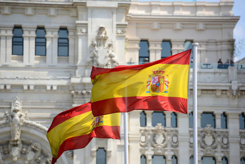Spain to Legalize 500,000 Undocumented Migrants