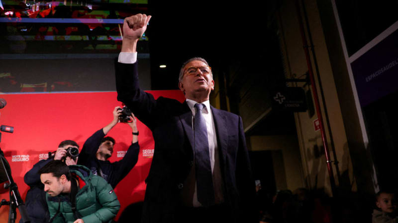 Portugal Elects Moderate Leader in Landslide Victory