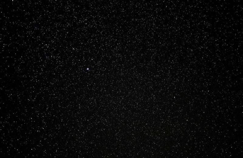 AI Finds 800 New Cosmic Wonders in Hubble's Archives