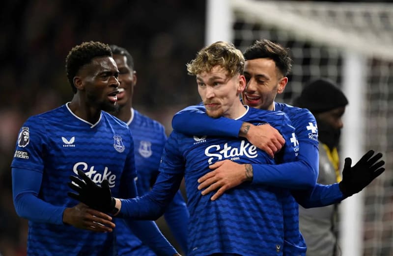 Everton's Resilient Squad Battles Brentford in High-Stakes Premier League Showdown