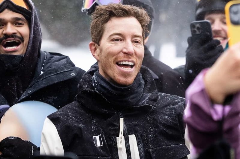 Shaun White Shreds Central Park After NYC Snowstorm