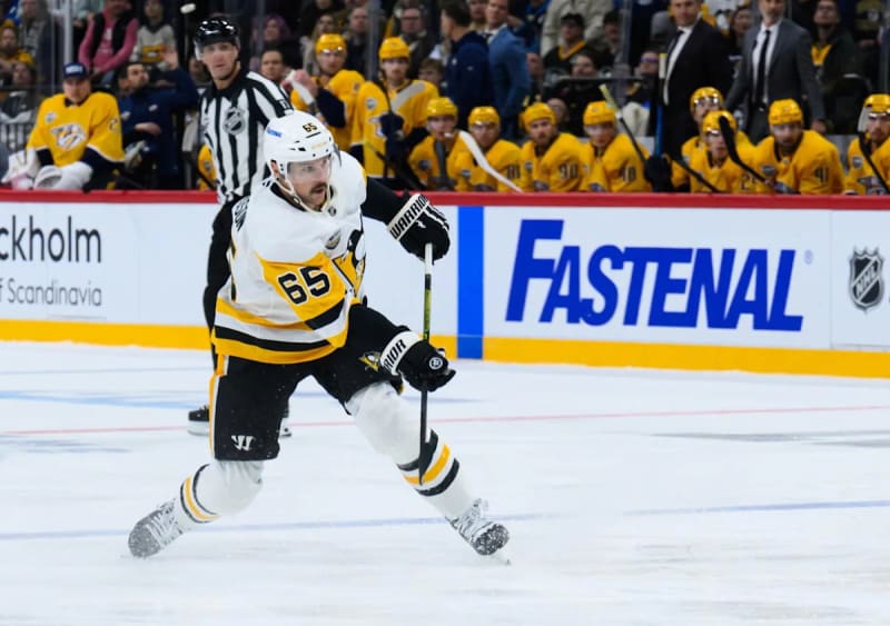 Penguins Defenseman Erik Karlsson Shatters Career Milestone in Historic Performance
