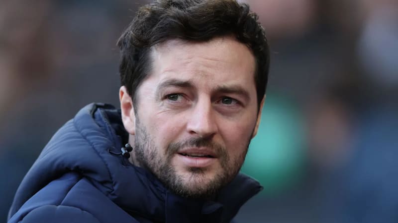 West Brom Coach Mason: Accountability is Key Despite Board Support