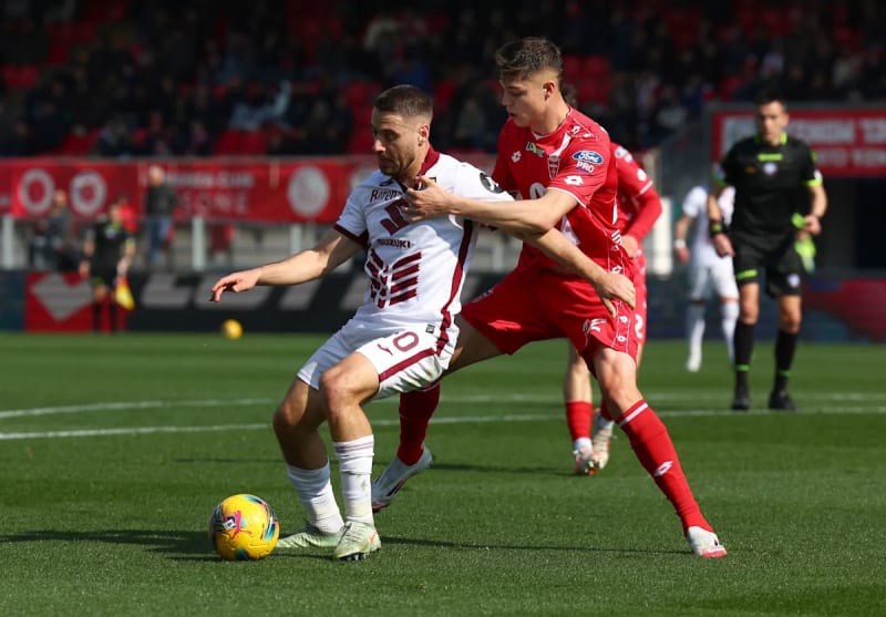 Rising Argentine Star's Inter Milan Dream Hangs in the Balance