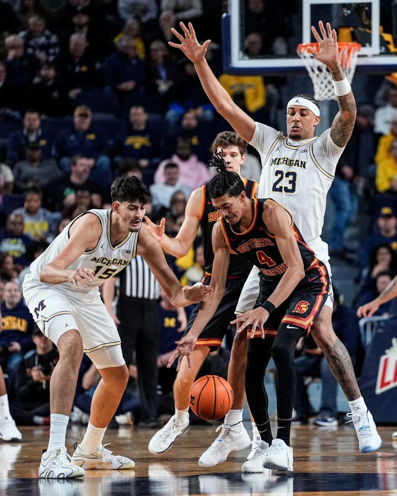Michigan Wolverines Crush USC 96-66, Extend Perfect Season to 13-0