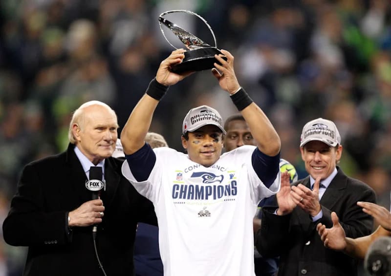 Russell Wilson Congratulates Sam Darnold on Super Bowl Run - Image 4