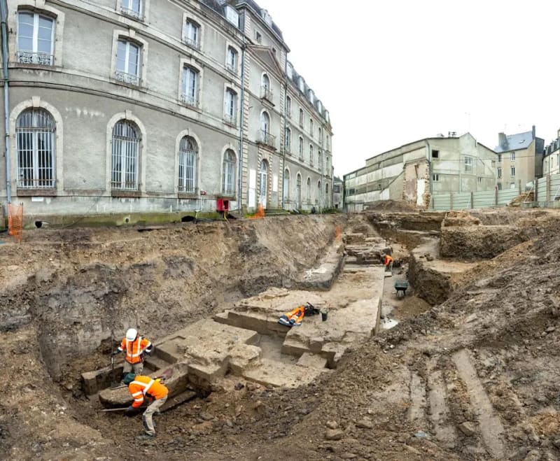 640-Year-Old Castle Found Hidden Under French Mansion - Image 3