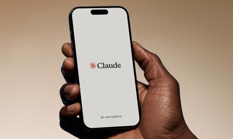 Anthropic Gives Claude Users Free Tools as ChatGPT Goes Ad-Free