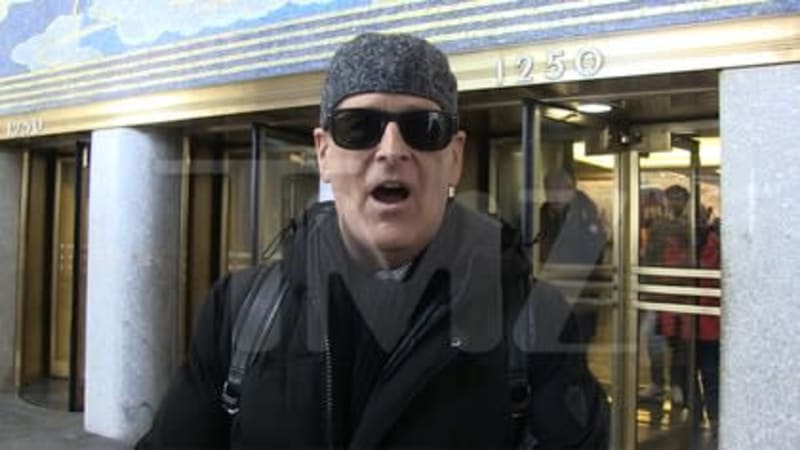 Dave Coulier Cancer-Free After 2nd Battle, Urges Screenings - Image 3