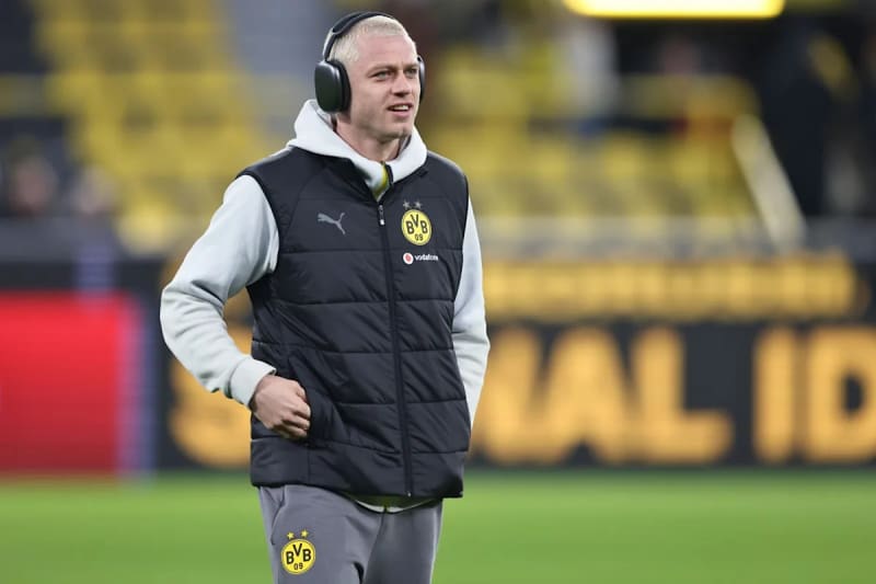 Barcelona's Tactical Masterstroke: Norwegian Defender Could Revolutionize Right-Back Position