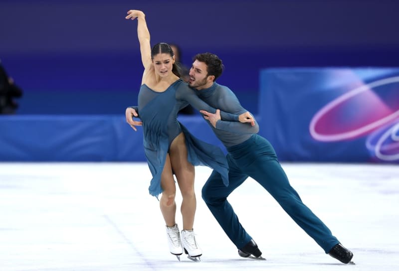 France's Cizeron Wins 2nd Olympic Gold With New Partner