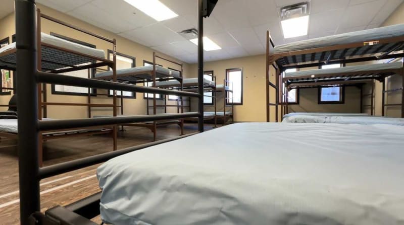 250 Volunteers Beautify Milwaukee School in -10° Cold - Image 4