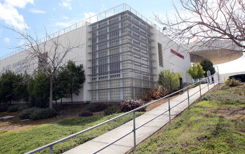 Hospital Volunteers Fund Scholarships for Medical Students