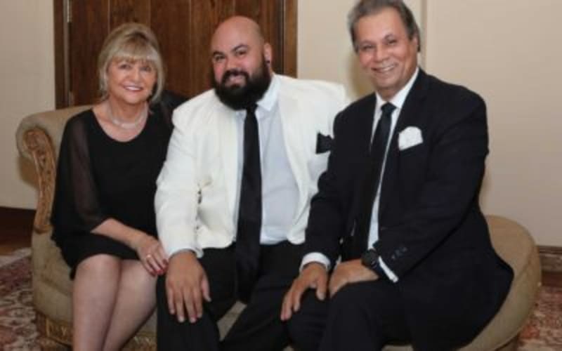 Santa Clarita Honors Cancer Survivors with Dinner Party - Image 2