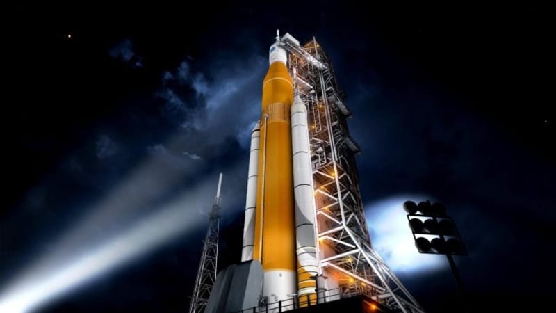 NASA Rolls Artemis II Rocket to Pad for Moon Mission Tests - Image 2