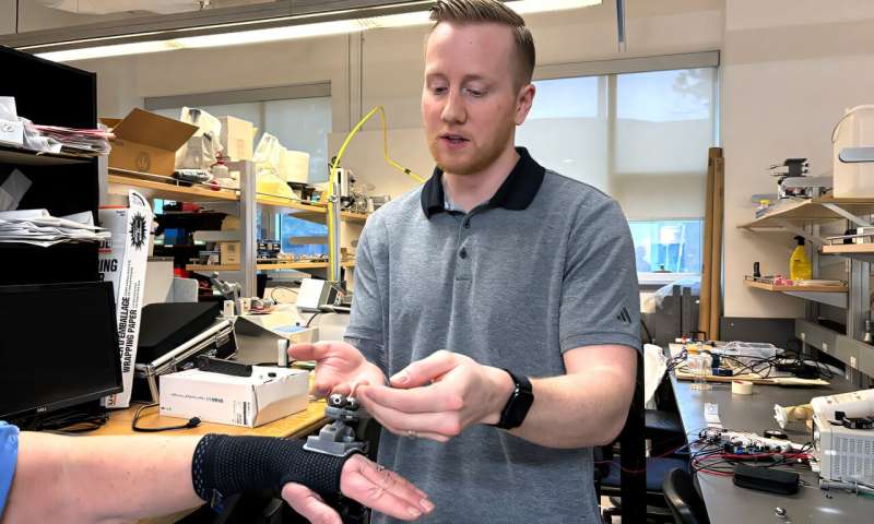 UBC Team Creates Simple Brace That Cuts Hand Tremors 73% - Image 2