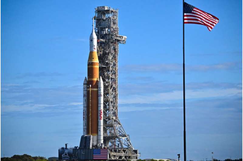 NASA Rolls Out Rocket for First Moon Crew in 50 Years - Image 3