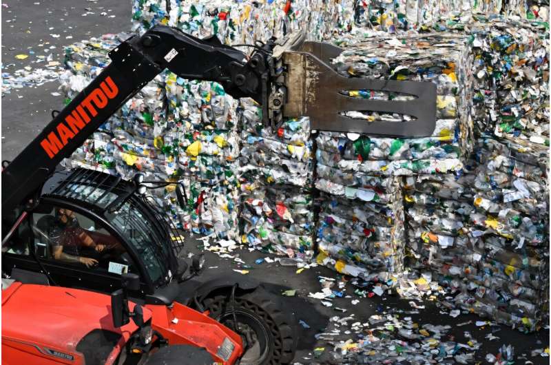 EU Backs New Recycling Tech for Plastic Bottles - Image 2