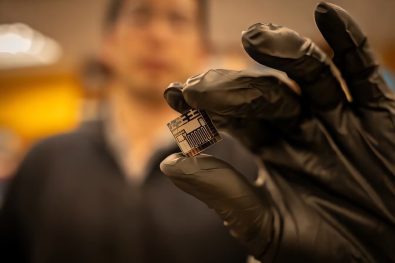 Tiny Chip Monitors Air Quality Without Moving Parts