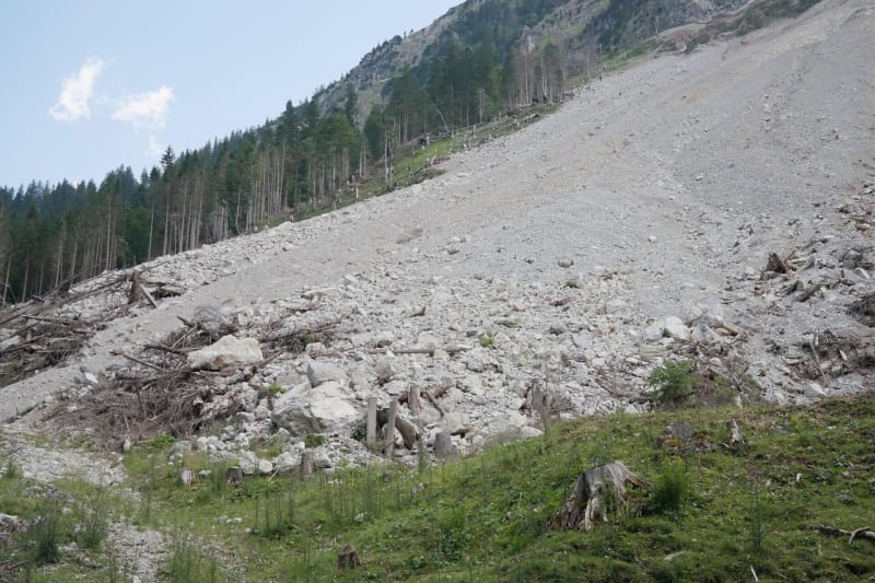 Scientists Map Landslide Risks to Protect Communities - Image 2