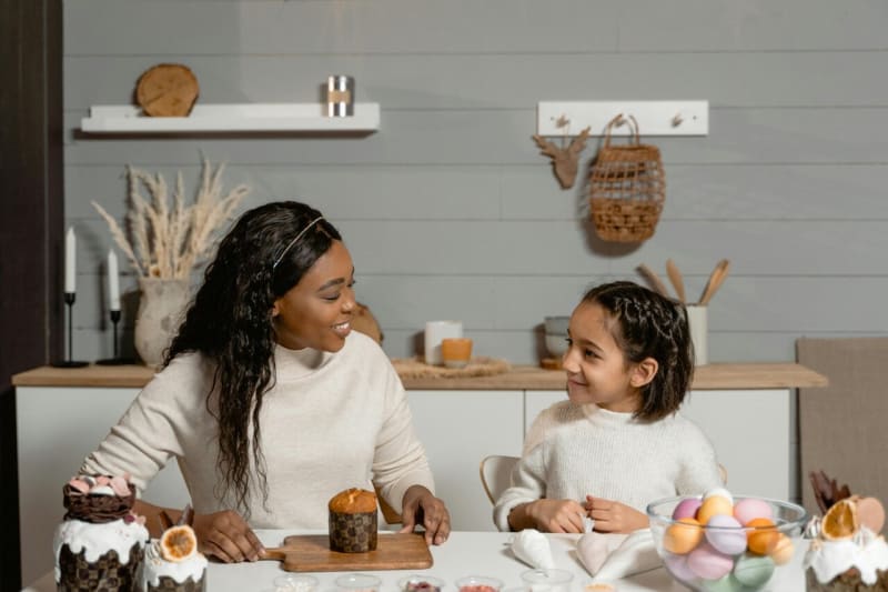 Bilingual Moms' Brainwaves Sync With Kids in Any Language - Image 2
