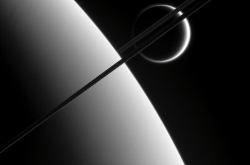Saturn's Titan May Be Two Ancient Moons Merged Into One - Image 2