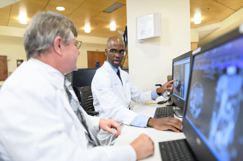 Cancer Patients Keep Chemo Going During Radiation Therapy