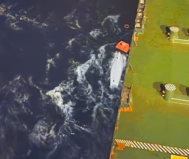 Tanker Crew Sails 110 Miles to Save Stranded Ocean Rower - Image 2