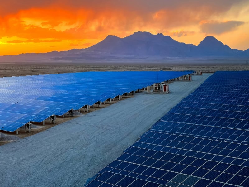 US Solar Surges 35%, Tops Hydropower for First Time