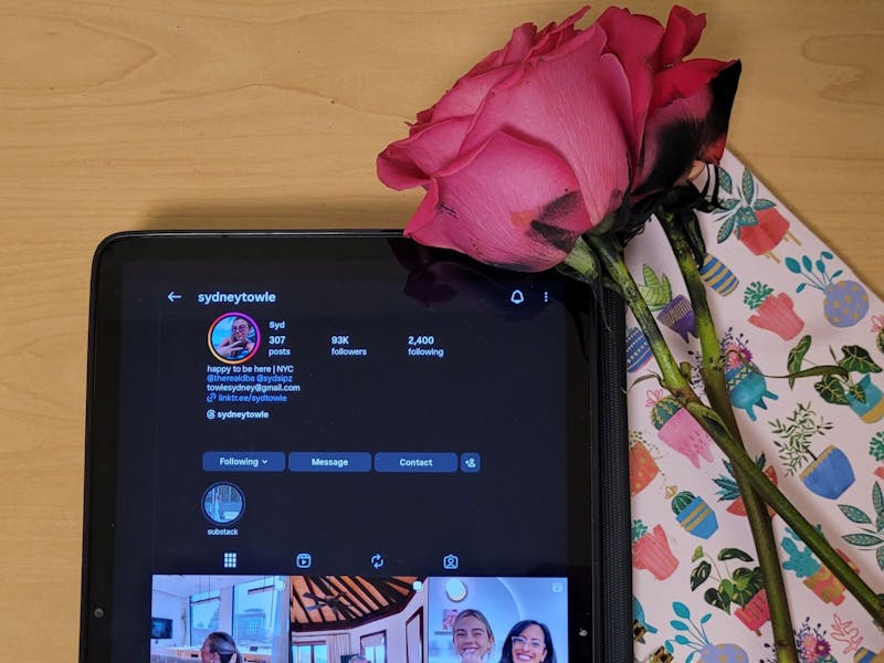 Cancer Survivor Sydney Towle Builds 800K Community on TikTok