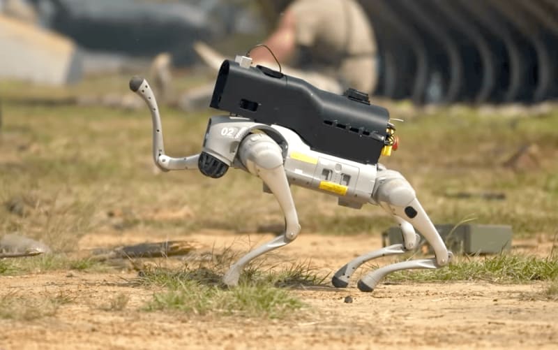 Robot Dog Helps Medics Save Lives on Battlefield - Image 2